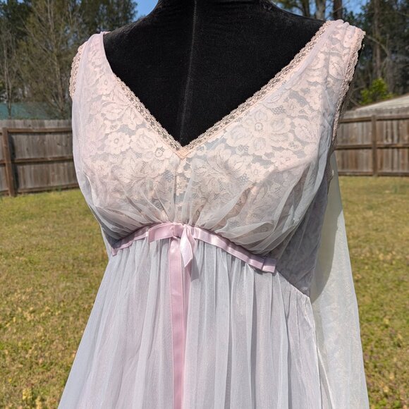 Vintage Pastel Goddess Vanity Fair Nightgown - Picture 4 of 8